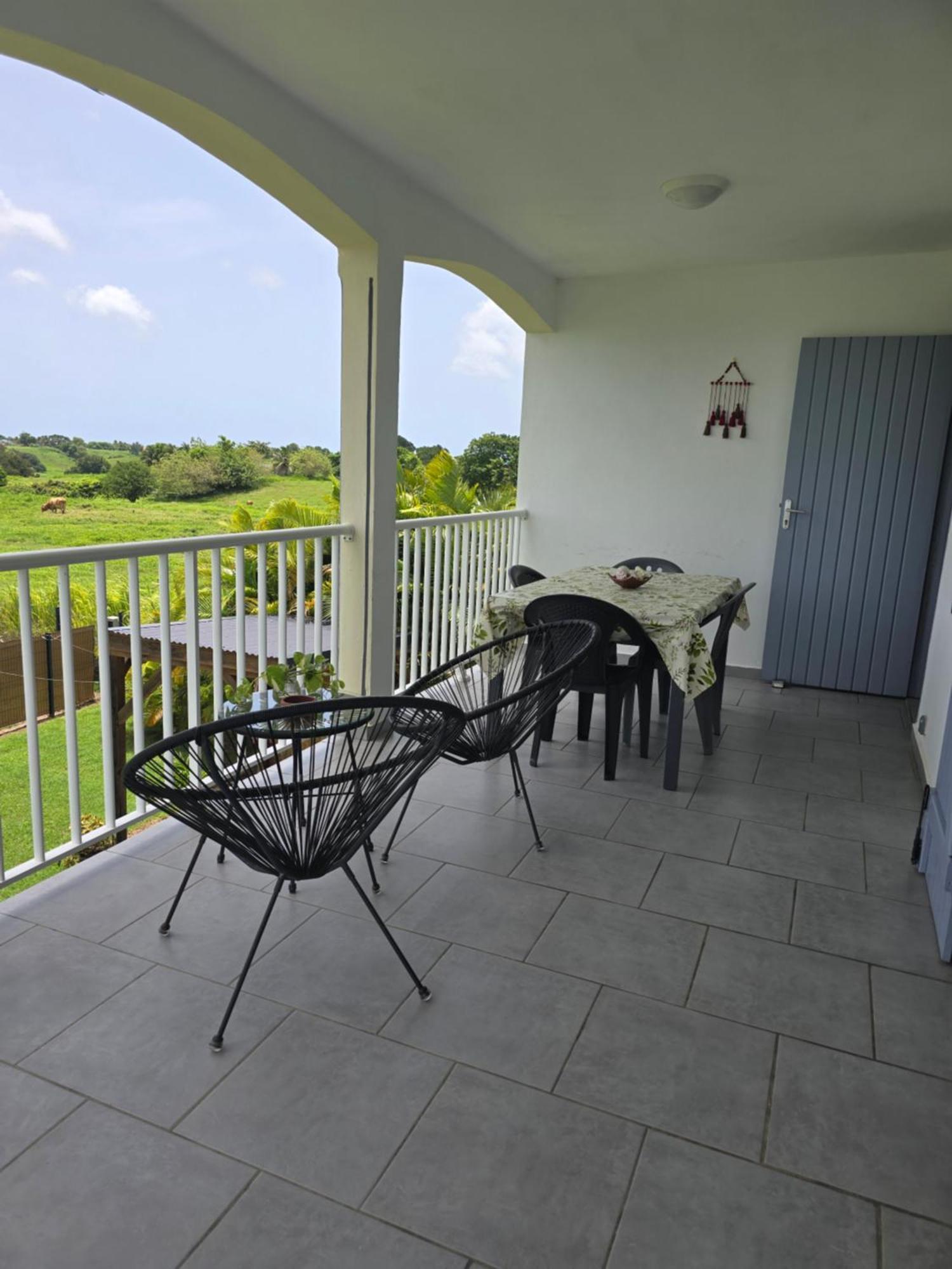 Maison Laurencia - Appartement De L'Etage Sainte-Anne (Grande-Terre) Exterior foto