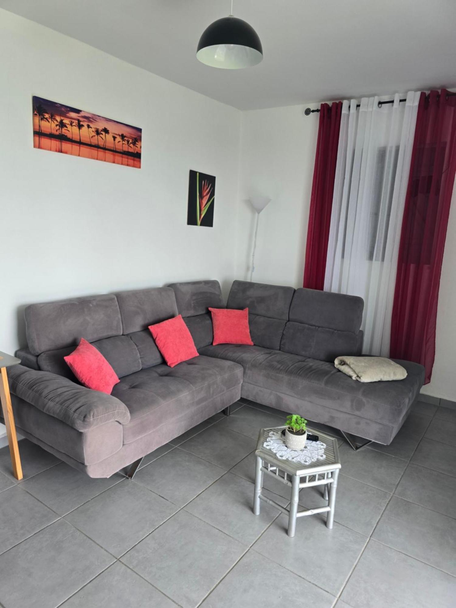 Maison Laurencia - Appartement De L'Etage Sainte-Anne (Grande-Terre) Exterior foto